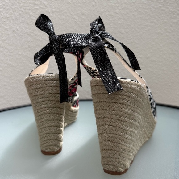 COACH White and Black Maritza Poppy Flower Cunha Espadrilles Sandals Size 8.5 - Picture 5 of 9